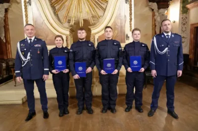 Nowi policjanci złożyli ślubowanie i rozpoczynają służbę w Oleśnicy