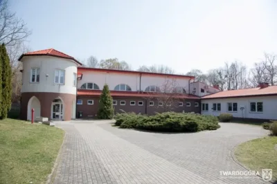 Twardogóra inwestuje w termomodernizację. Cieplej i nowocześniej dla seniorów i uczniów