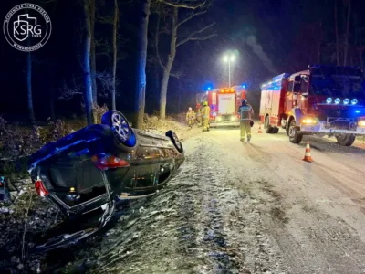 Dachowanie między Sosnówką a Miodarami. Brak osób poszkodowanych