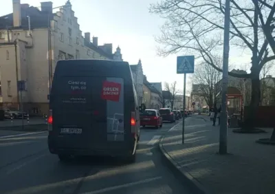 Oleśnica się korkuje. Mieszkańcy wskazują na efekt zagęszczonej zabudowy