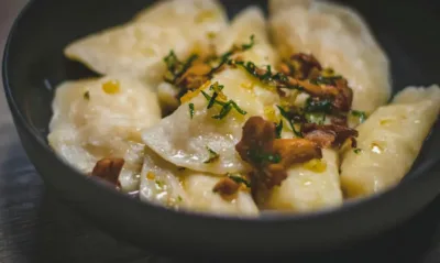 Gdzie zjeść tradycyjny polski obiad w Warszawie? Przegląd restauracji z klimatem