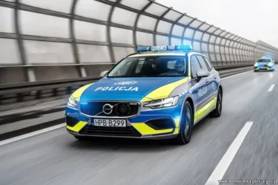 Dolnośląska policja z nowymi radiowozami. Do służby trafiło 60 nowoczesnych Volvo V60