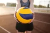 Piasek, słońce i sportowa pasja. Akademia Siatkówki Oleśnica napędza wakacje