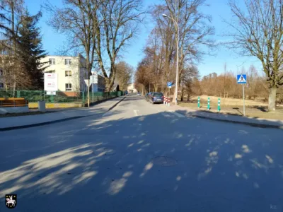 Nowa organizacja ruchu na ul. Młyńskiej. Pojawiły się wyznaczone miejsca parkingowe