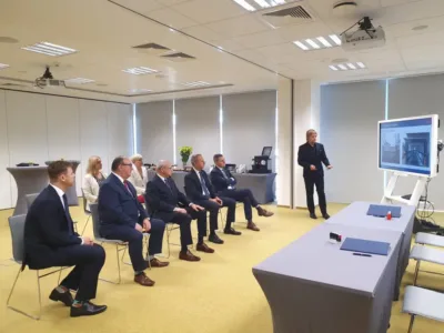 Poseł Hreniak przypomina: Kluczowe decyzje dla dworca w Oleśnicy zapadły za rządów PiS