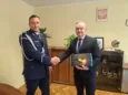 Skuteczniejsza walka z pijanymi kierowcami. Burmistrz przekazał policji nowoczesne alkomaty