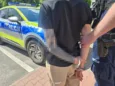 Wezwała policję, bo „śledzili ją obcy mężczyźni”. Zamiast prześladowców mundurowi znaleźli amfetaminę
