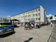 Policjanci uczą uczniów SP 3, jak chronić siebie i swój rower
