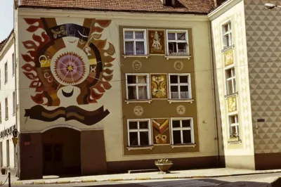 Wielki powrót historii na mury Oleśnicy. OFCA odtworzy kultowy mural sprzed 50 lat!