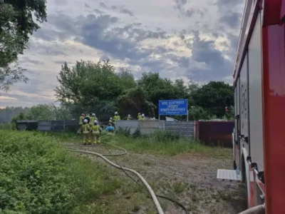 Poranny alarm dla strażaków. Pożar na dawnym wysypisku odpadów w Międzyborzu