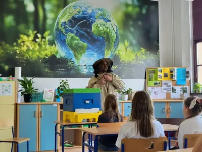 Pszczoły, rośliny i ekologia w praktyce w Szkole Podstawowej nr 7 w Oleśnicy