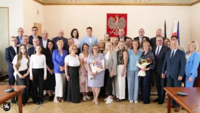 Poparcie dla burmistrza Sycowa. Łukasz Kuźmicz z wotum zaufania i absolutorium za 2025 rok