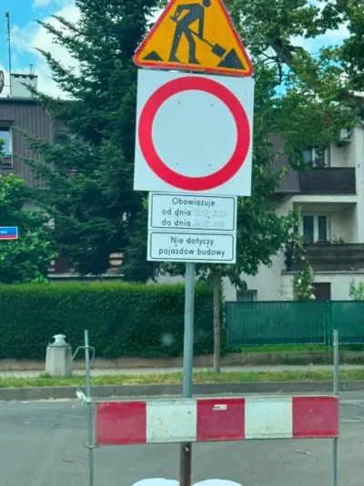 Wyjechali do pracy, a teraz nie wrócą? Drogowy absurd na rogu Spacerowej i Bocznej