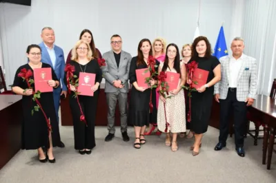 Awanse zawodowe w gminnej oświacie. Sześć nauczycielek z aktami mianowania