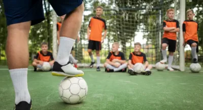 Aktywne zakończenie lata w Bierutowie. OKiS zaprasza na sportową rozgrzewkę przed szkołą