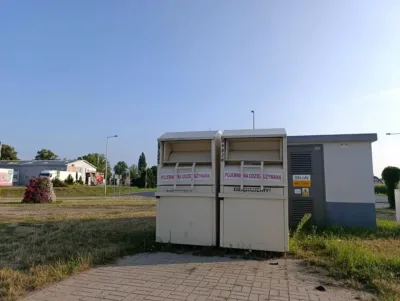Uwaga na „dzikie” kontenery na odzież! Gmina Dobroszyce zapowiada walkę z nielegalnymi pojemnikami
