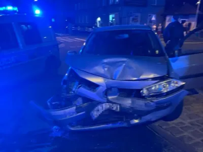 Nocny pościg ulicami Oleśnicy. Policjanci użyli radiowozu, aby zatrzymać uciekiniera