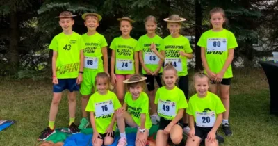 Młodzi sportowcy z sukcesami w biegu Mini Sowa