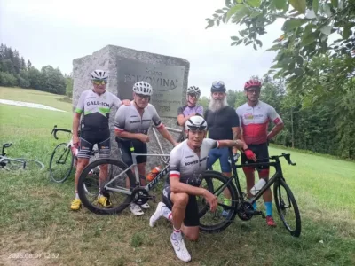 Kiedyś rządzili na Tour de Pologne, dziś wysyłają swój team. Zawodnicy Rower Wrona gotowi na wielkie ściganie