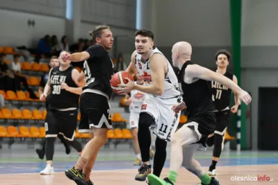 Drugi mecz i drugie zwycięstwo. Team-Plast Oleśnica ogrywa Wilki Żary Basketball [ZDJĘCIA]