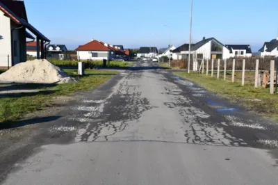 Kolejna drogowa inwestycja w gminie Oleśnica. W Dąbrowie rusza modernizacja ważnego odcinka