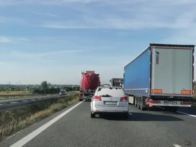 Zator na trasie S8 w kierunku Wrocławia. Korek ma kilka kilometrów