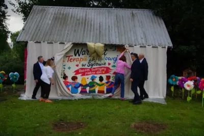 Ogród pełen symboli. Warsztat Terapii Zajęciowej w Sycowie zyskał barwne dzieło sztuki