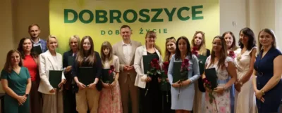 Awans zawodowy nauczycieli. Wójt gminy Dobroszyce wręczył akty mianowania