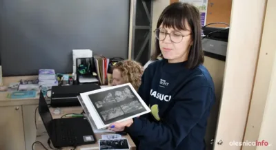 Twoje wspomnienia staną się częścią historii. Mobilny Pamięciownik stoi na rynku w Bierutowie