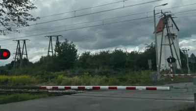 Kamery policzą auta i pieszych. Ruszają pomiary na przejazdach kolejowych w Oleśnicy