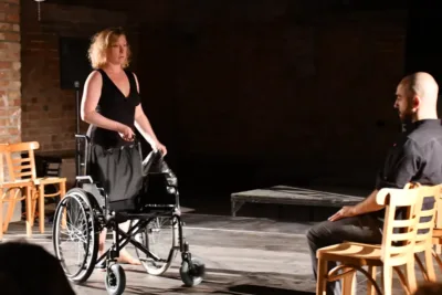 Międzynarodowy teatr w sercu Oleśnicy. Za nami spektakl „Nikt (nie) spotyka Nikogo”