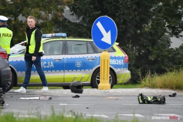 Na miejscu wypadku na ulicy Dobroszyckiej w Oleśnicy pracowała policja, straż pożarna oraz jednostka ratownictwa medycznego