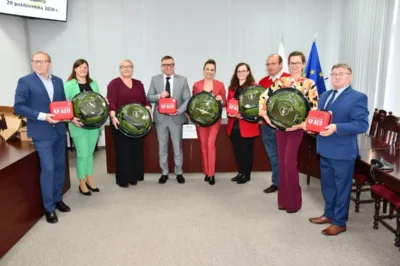 Sprzęt ratujący życie trafił do sołectw. Nowe defibrylatory AED w gminie Oleśnica