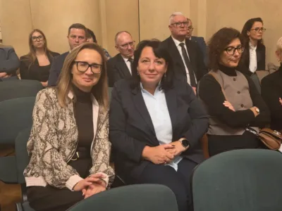 Bunt na szczycie szpitali powiatowych. Wiceminister zdrowia przyjęty buczeniem