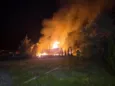 Nocny pożar garażu przy ul. Żeromskiego w Bierutowie. W akcji cztery zastępy straży pożarnej