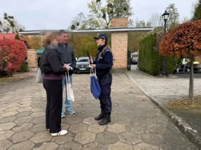 Oleśniccy policjanci przypominają o bezpieczeństwie przed Wszystkimi Świętymi