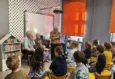 Międzypokoleniowe spotkanie z poezją w Oleśnicy. Seniorzy czytali najmłodszym