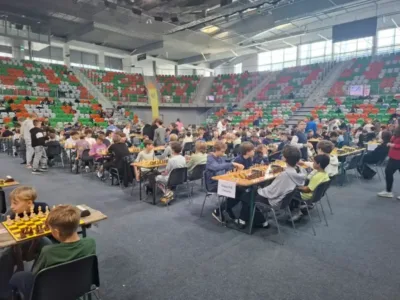 Sukces młodych oleśnickich szachistów. Znakomite występy uczniów SP 2 i SP 3
